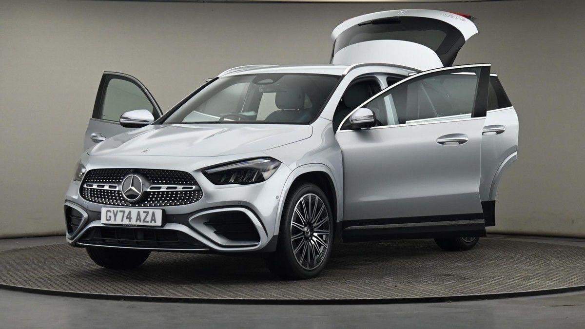 Mercedes-Benz GLA Image 28