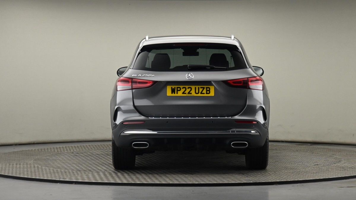 Mercedes-Benz GLA Image 24