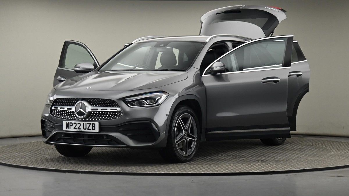 Mercedes-Benz GLA Image 27