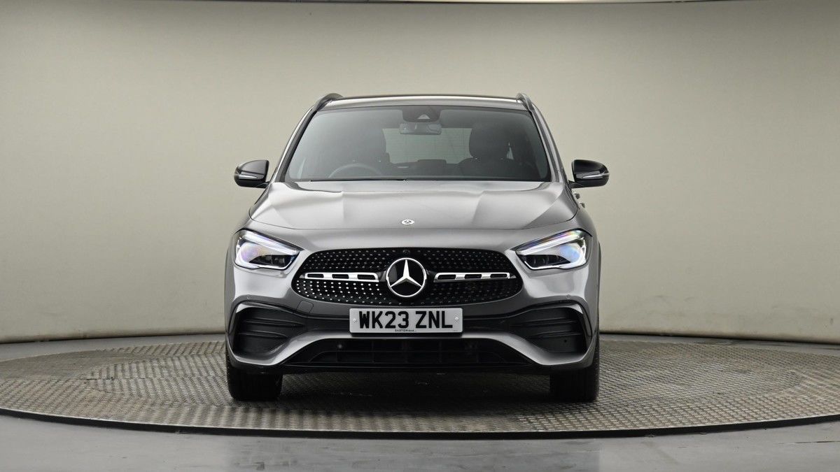 Mercedes-Benz GLA Image 21