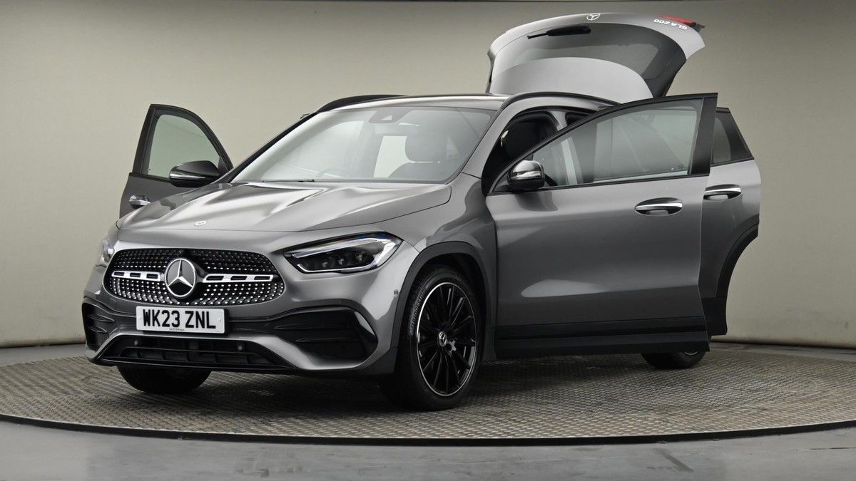 Mercedes-Benz GLA Image 28