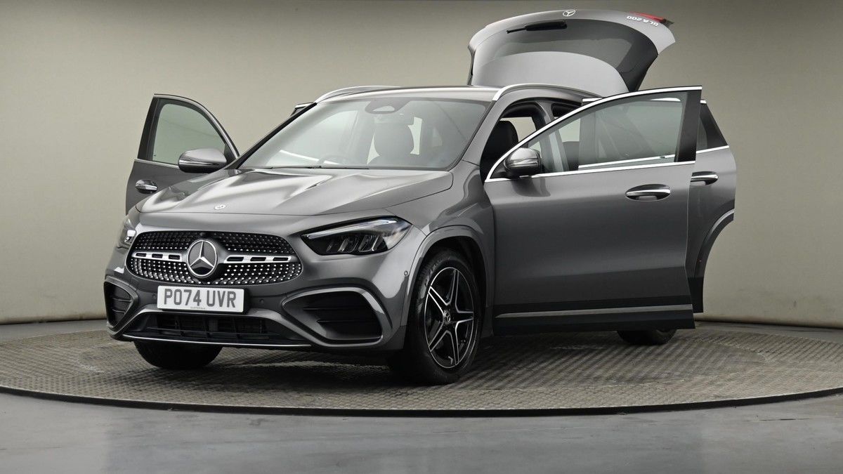 Mercedes-Benz GLA Image 27