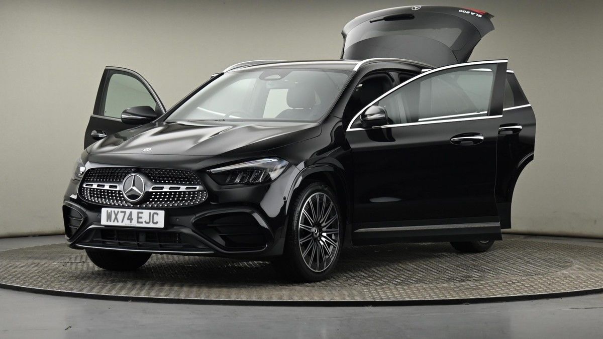 Mercedes-Benz GLA Image 28