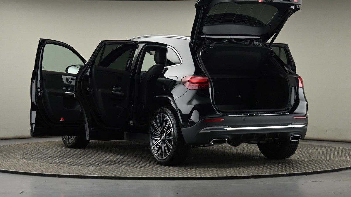 Mercedes-Benz GLA Image 29