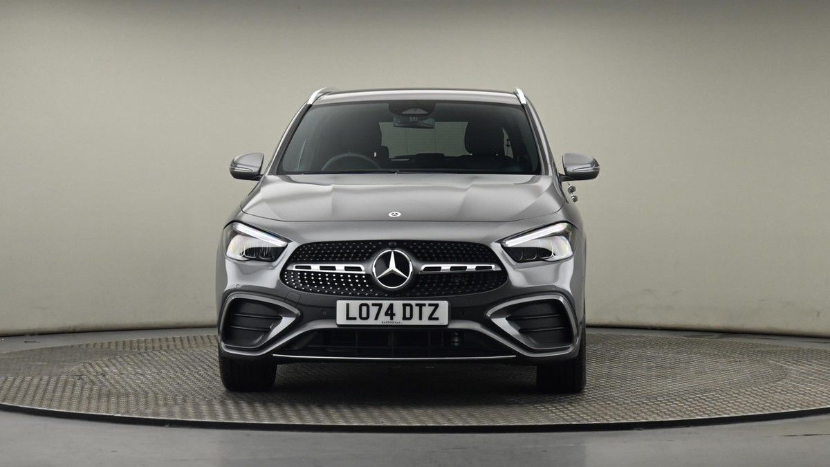 Mercedes-Benz GLA Image 21
