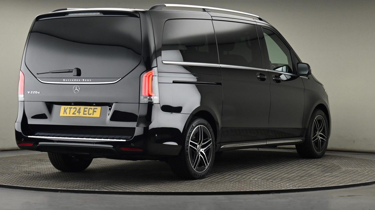 Mercedes-Benz V Class Image 26
