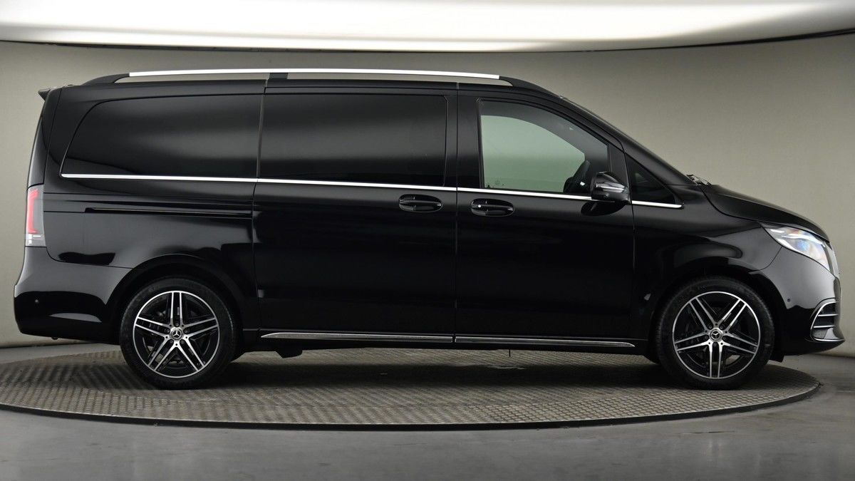 Mercedes-Benz V Class Image 27