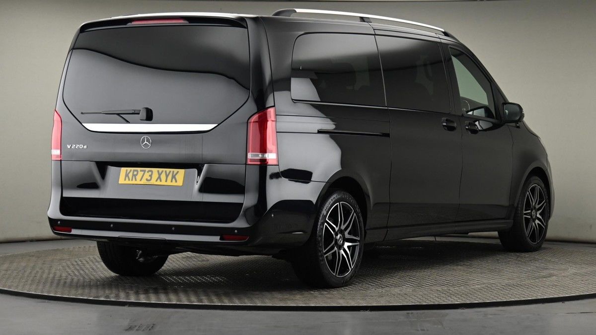 Mercedes-Benz V Class Image 26