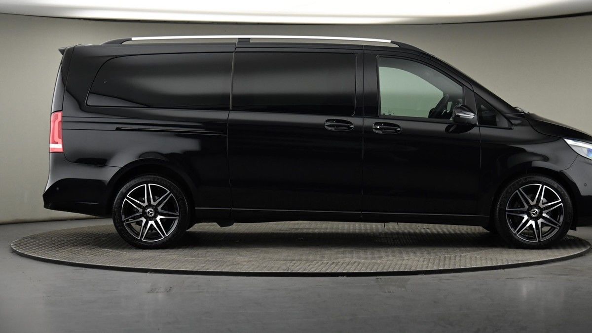 Mercedes-Benz V Class Image 27