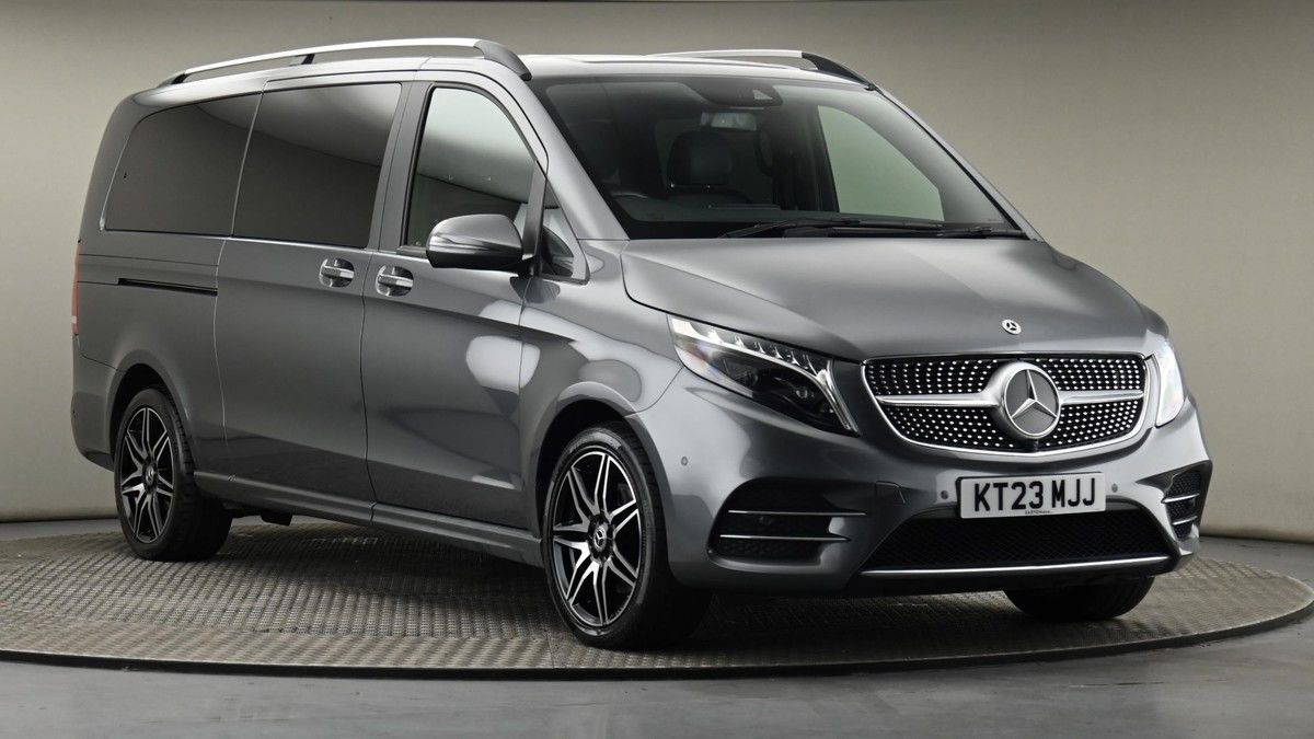 Mercedes-Benz V Class Sticky Header Image