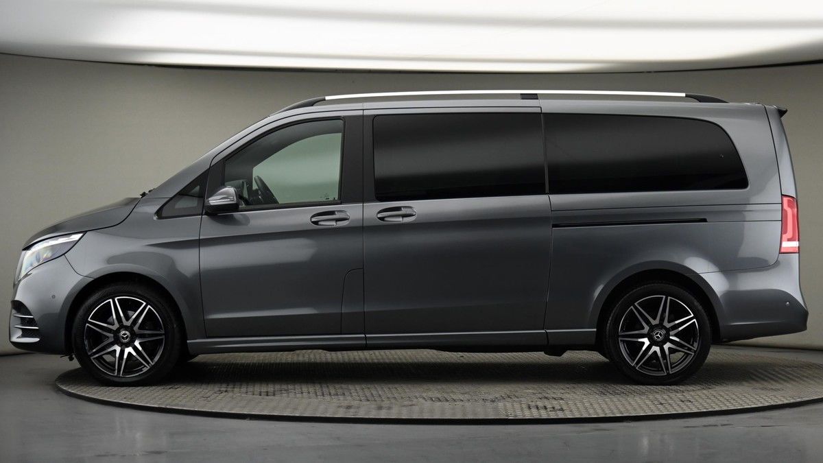 Mercedes-Benz V Class Image 22