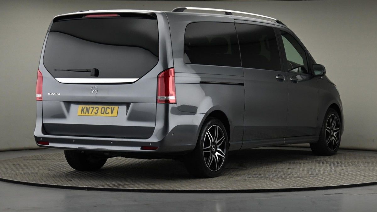 Mercedes-Benz V Class Image 25