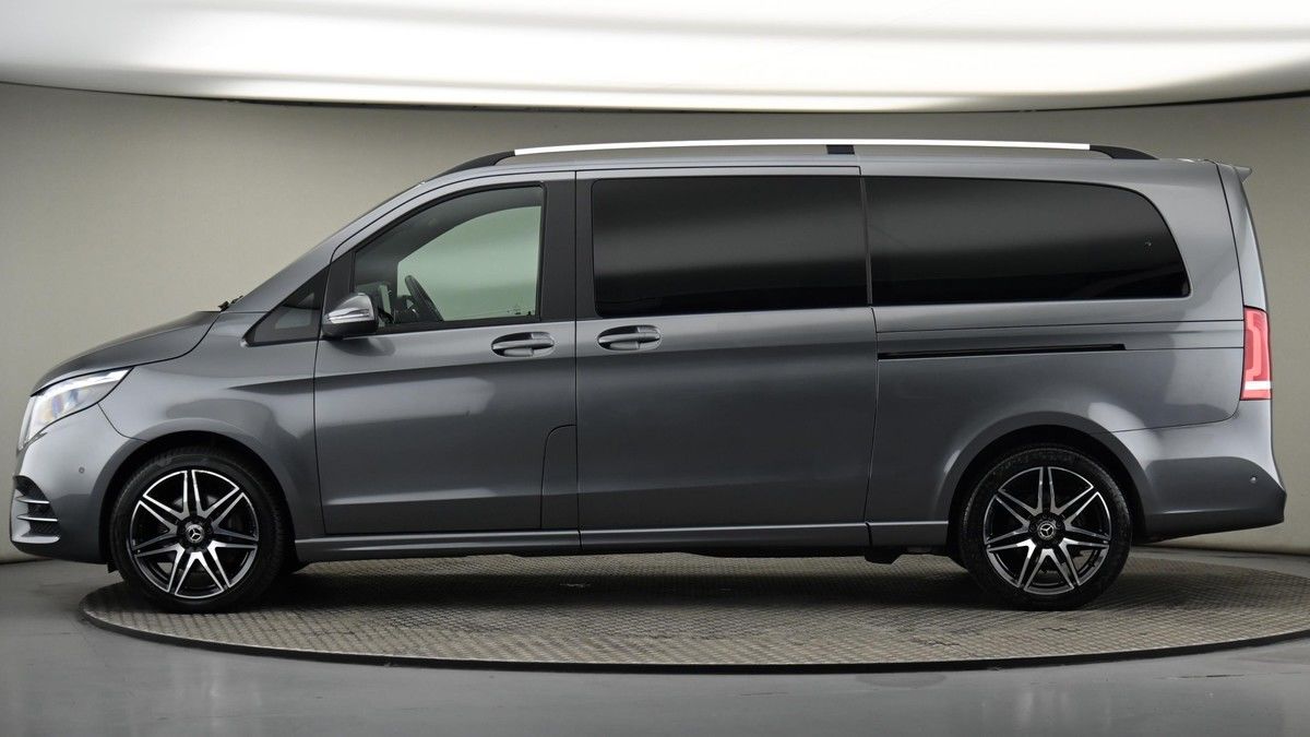 Mercedes-Benz V Class Image 22