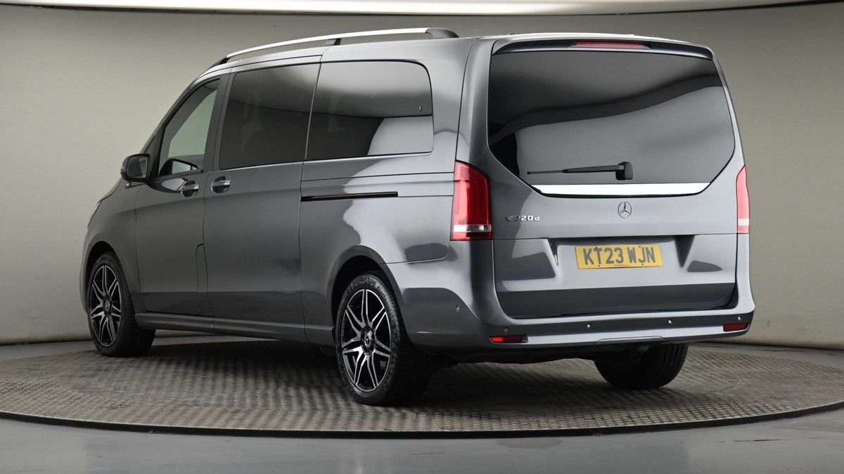Mercedes-Benz V Class Image 23