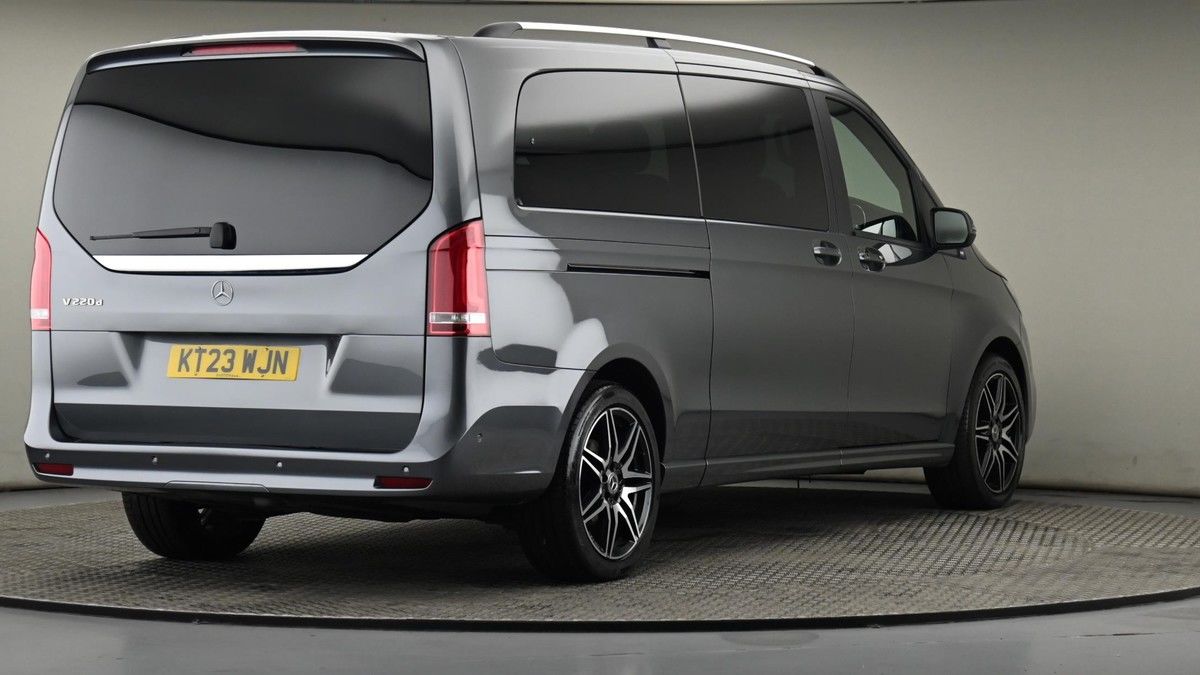 Mercedes-Benz V Class Image 25