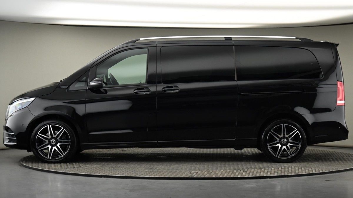 Mercedes-Benz V Class Image 22