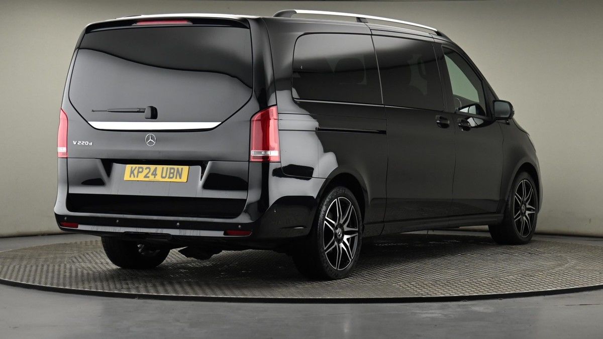 Mercedes-Benz V Class Image 25