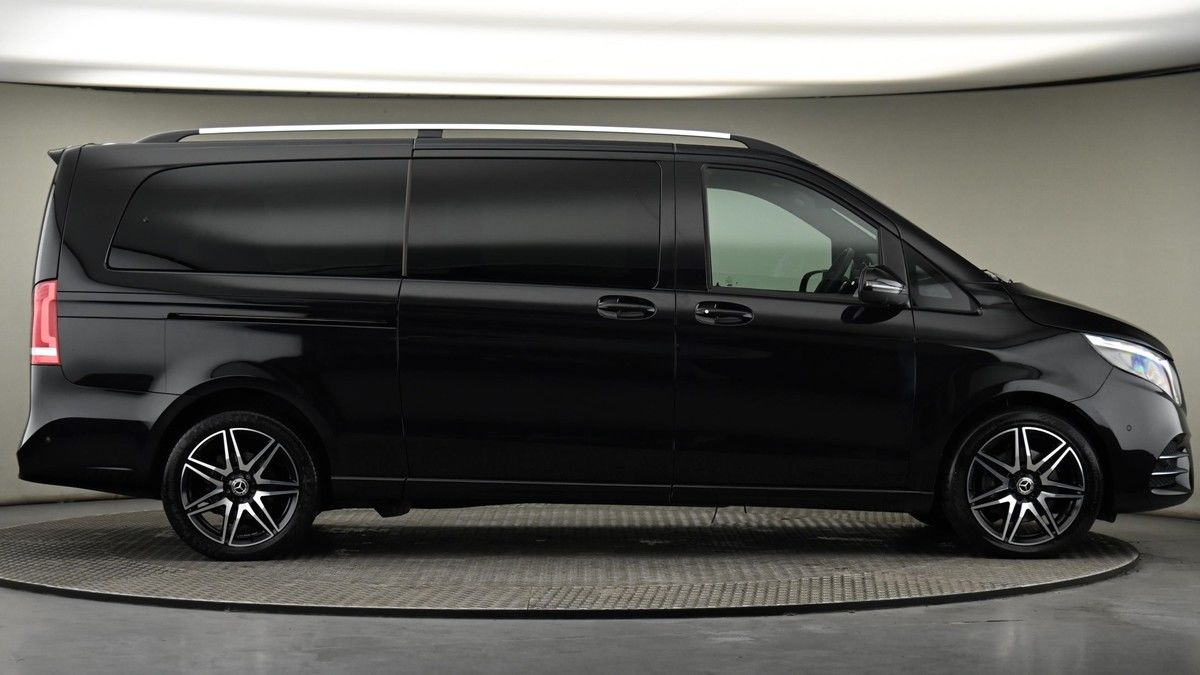 Mercedes-Benz V Class Image 26