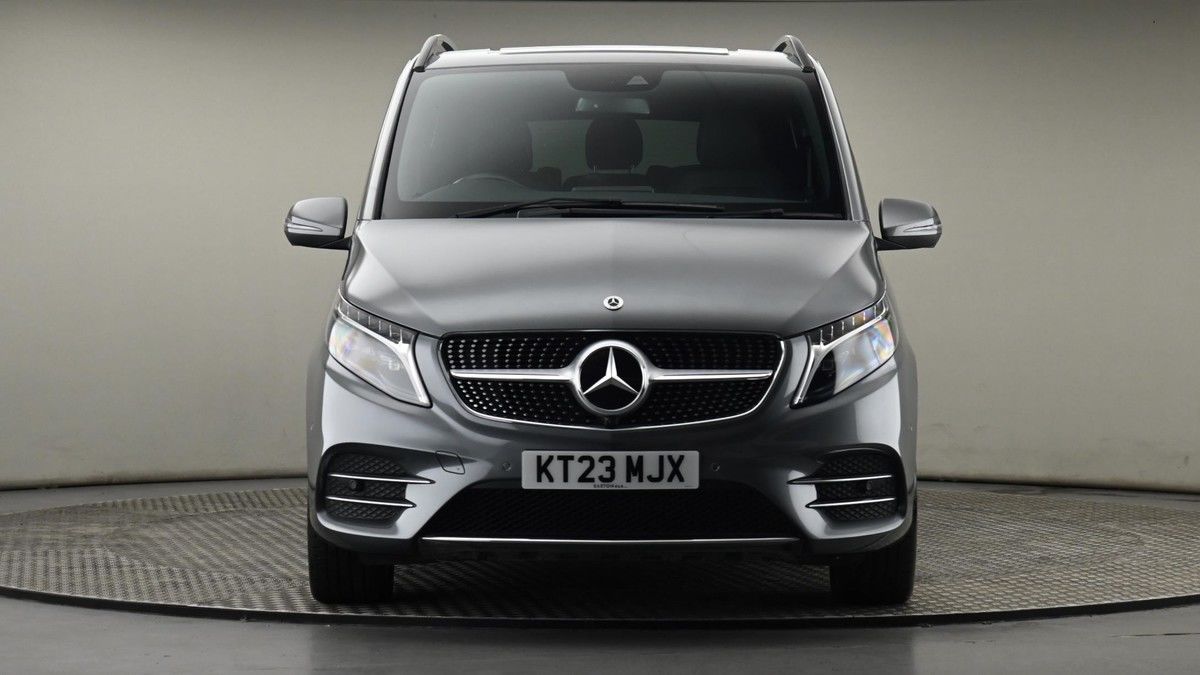 Mercedes-Benz V Class Image 21
