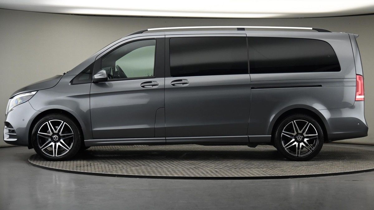 Mercedes-Benz V Class Image 23