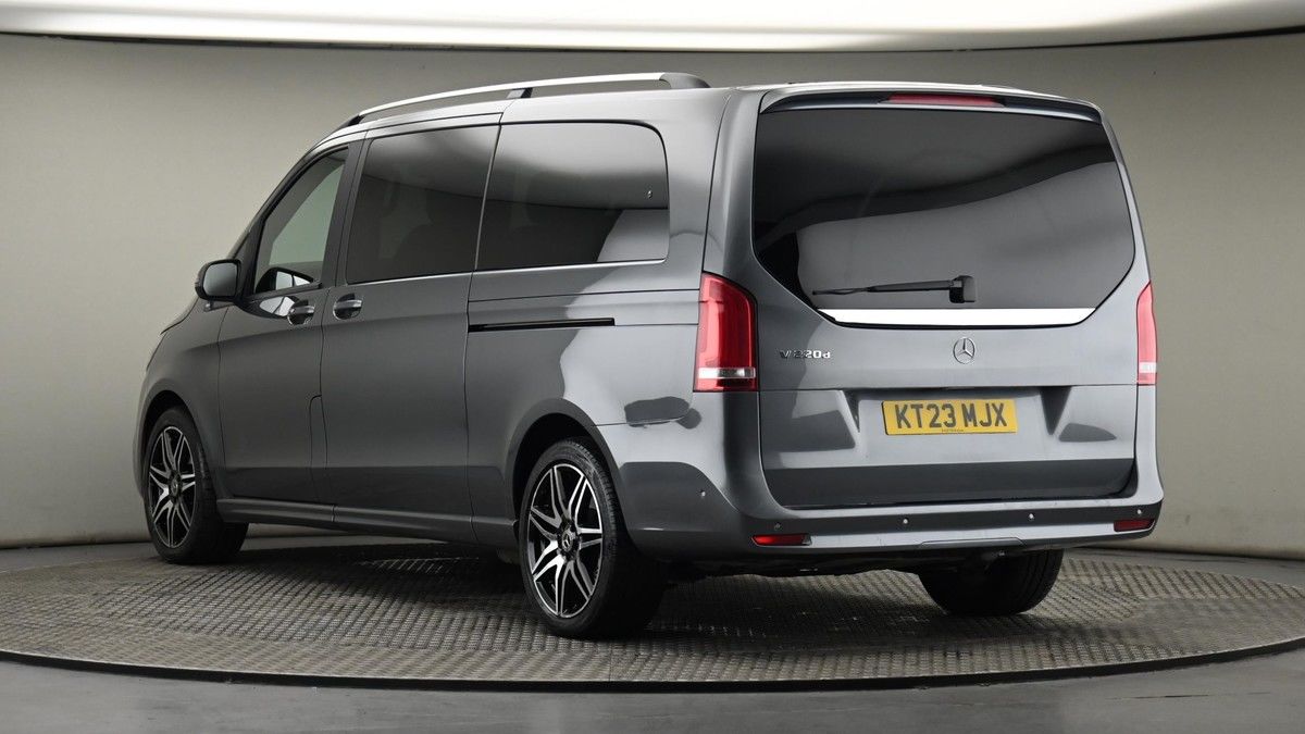 Mercedes-Benz V Class Image 24