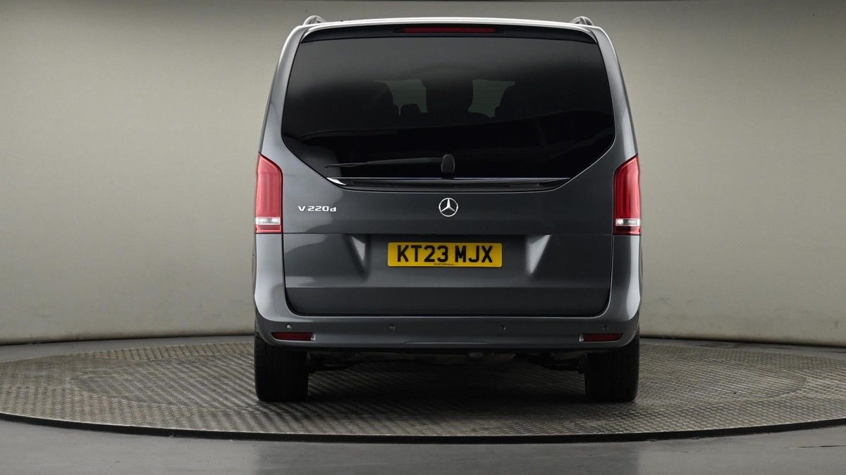 Mercedes-Benz V Class Image 25