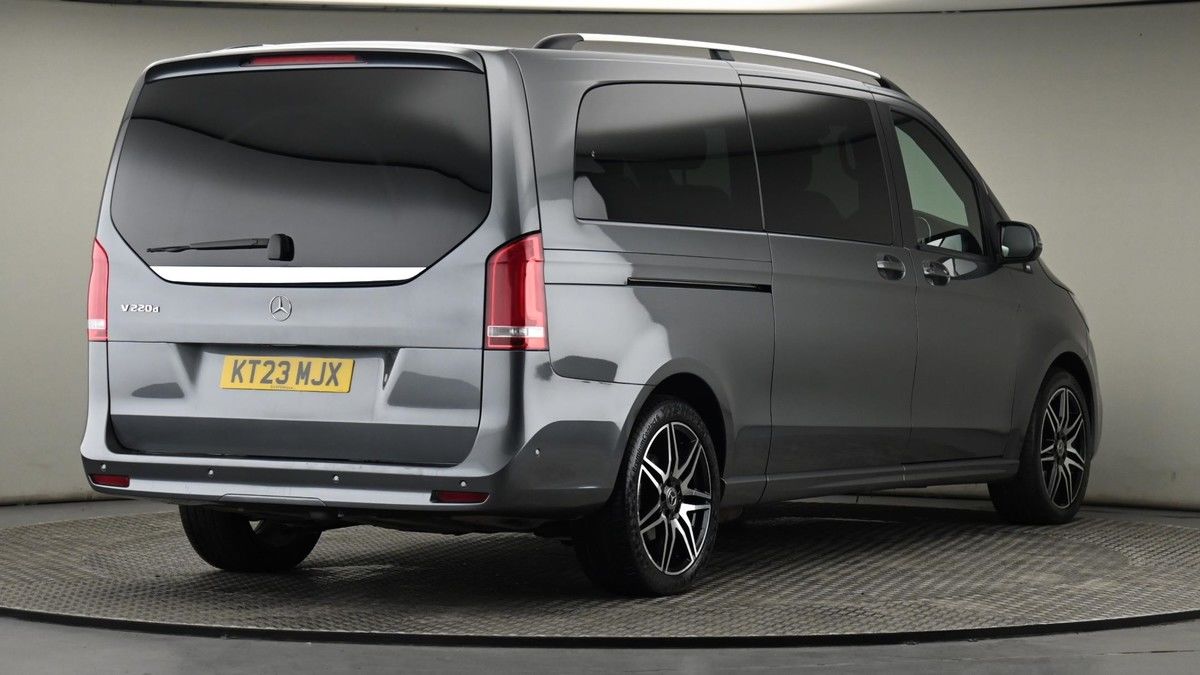 Mercedes-Benz V Class Image 26