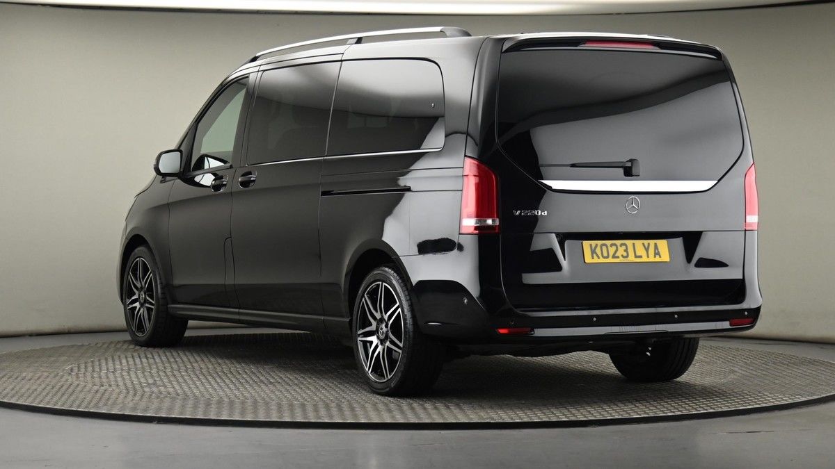 Mercedes-Benz V Class Image 24
