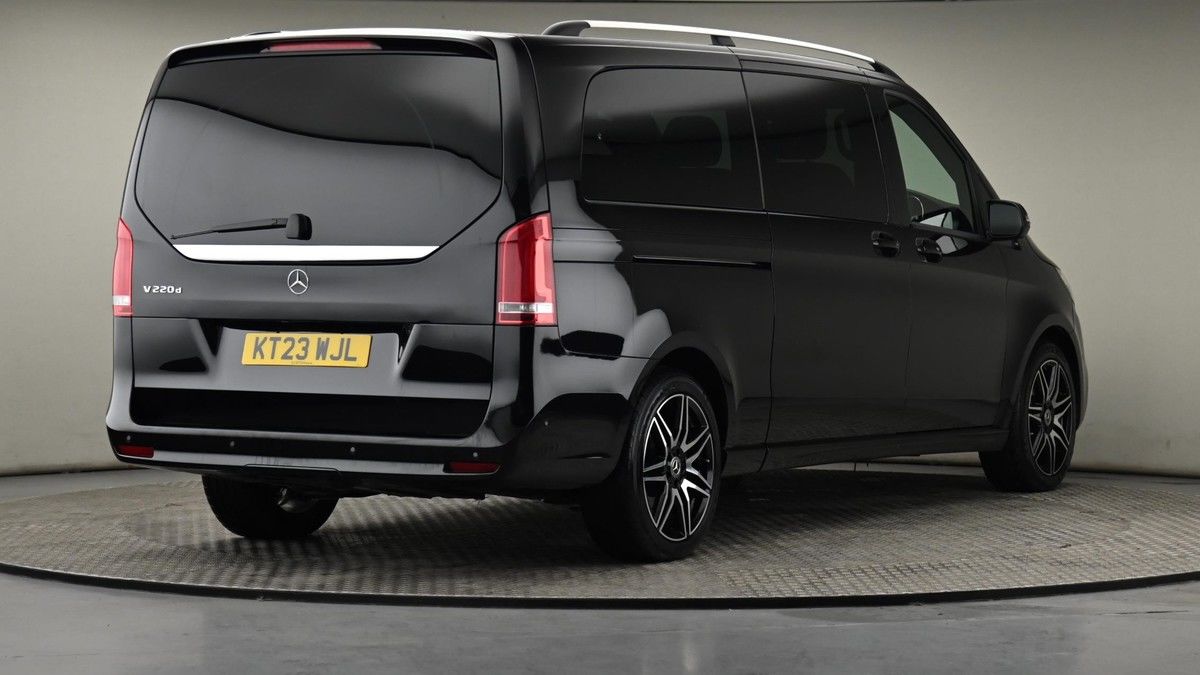 Mercedes-Benz V Class Image 26