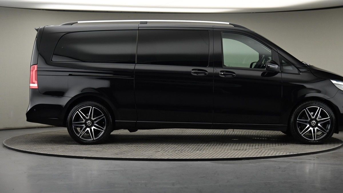 Mercedes-Benz V Class Image 27