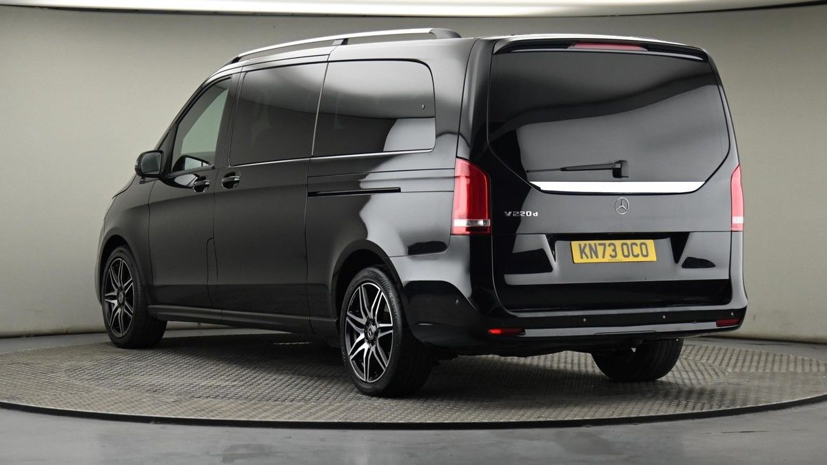 Mercedes-Benz V Class Image 23