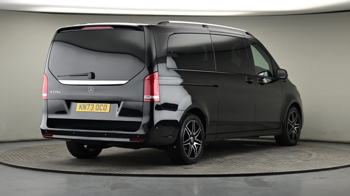 Mercedes-Benz V Class Image 25