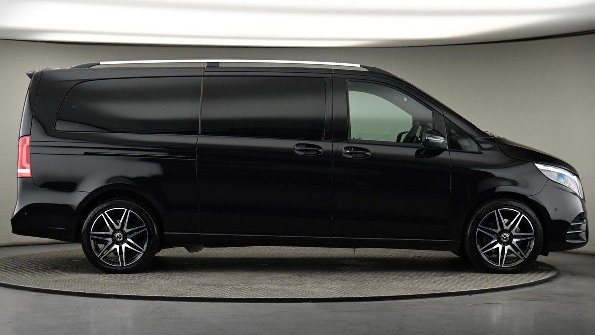 Mercedes-Benz V Class Image 26