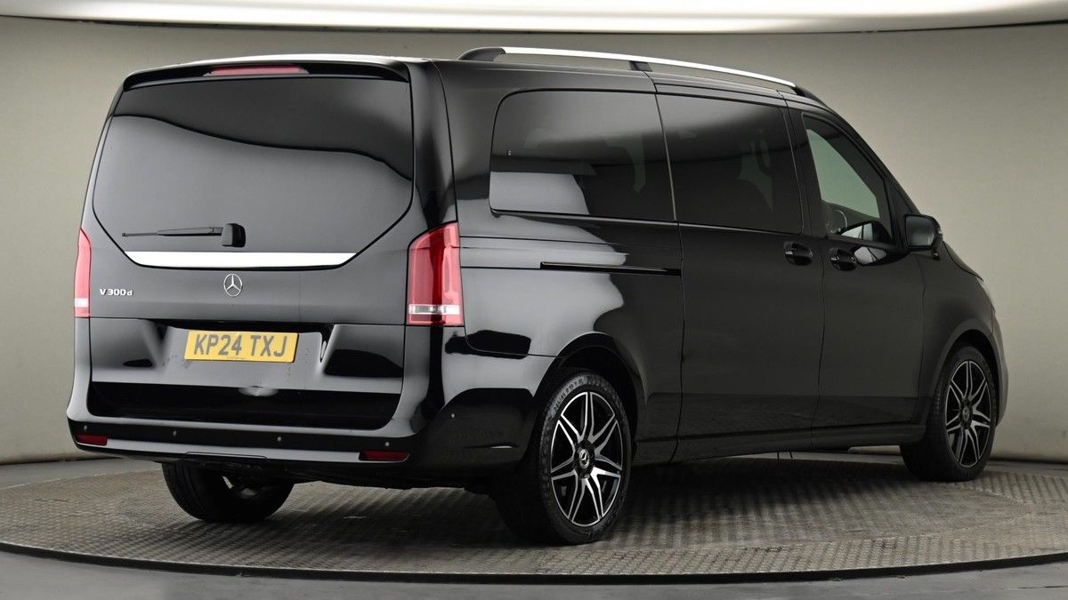 Mercedes-Benz V Class Image 26