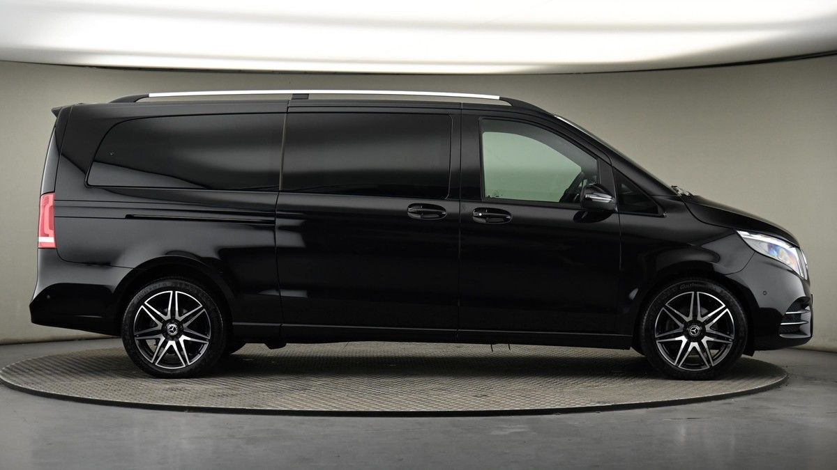 Mercedes-Benz V Class Image 27