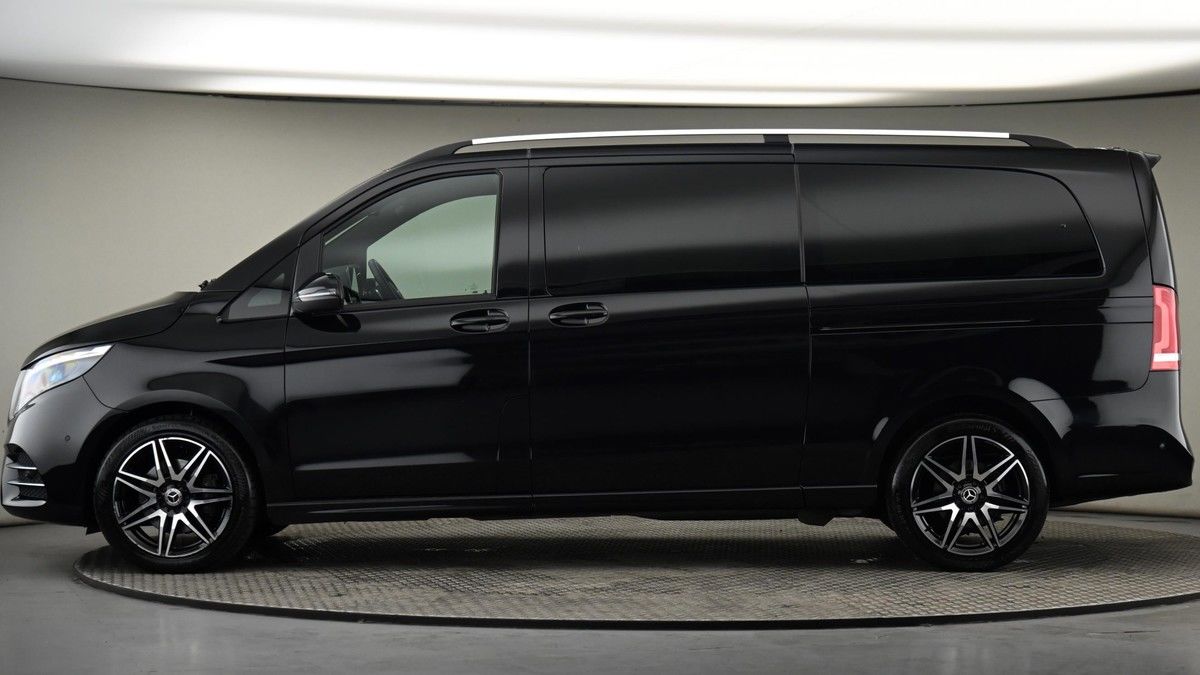 Mercedes-Benz V Class Image 23