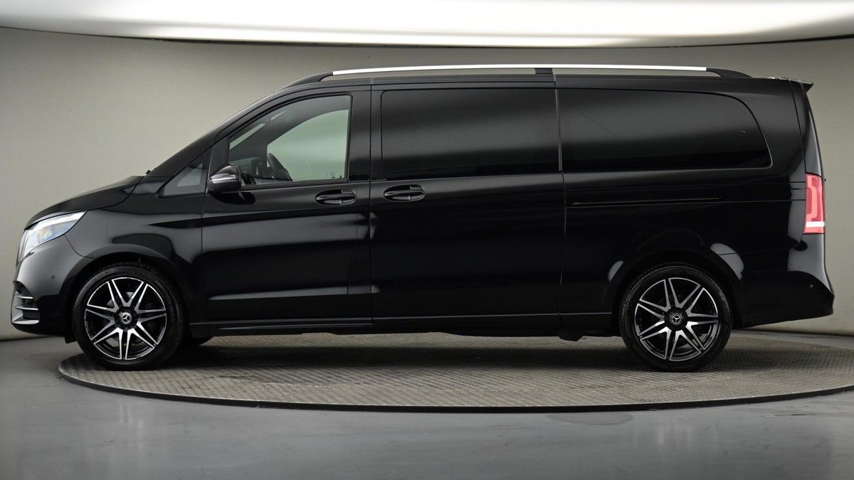 Mercedes-Benz V Class Image 23