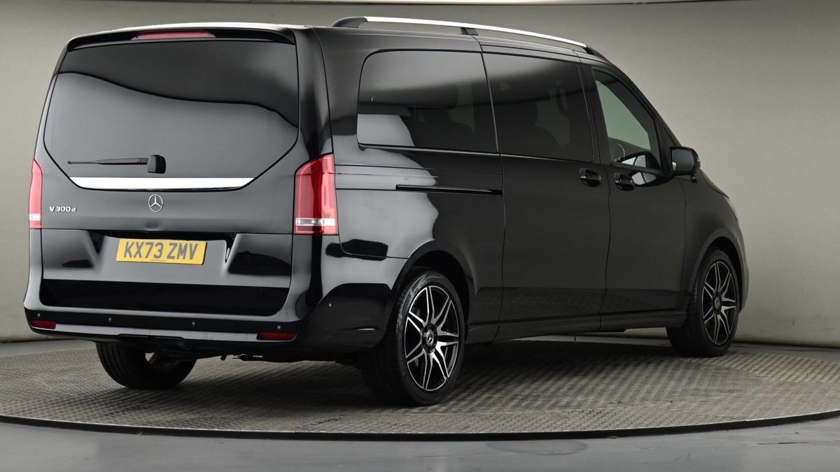 Mercedes-Benz V Class Image 26