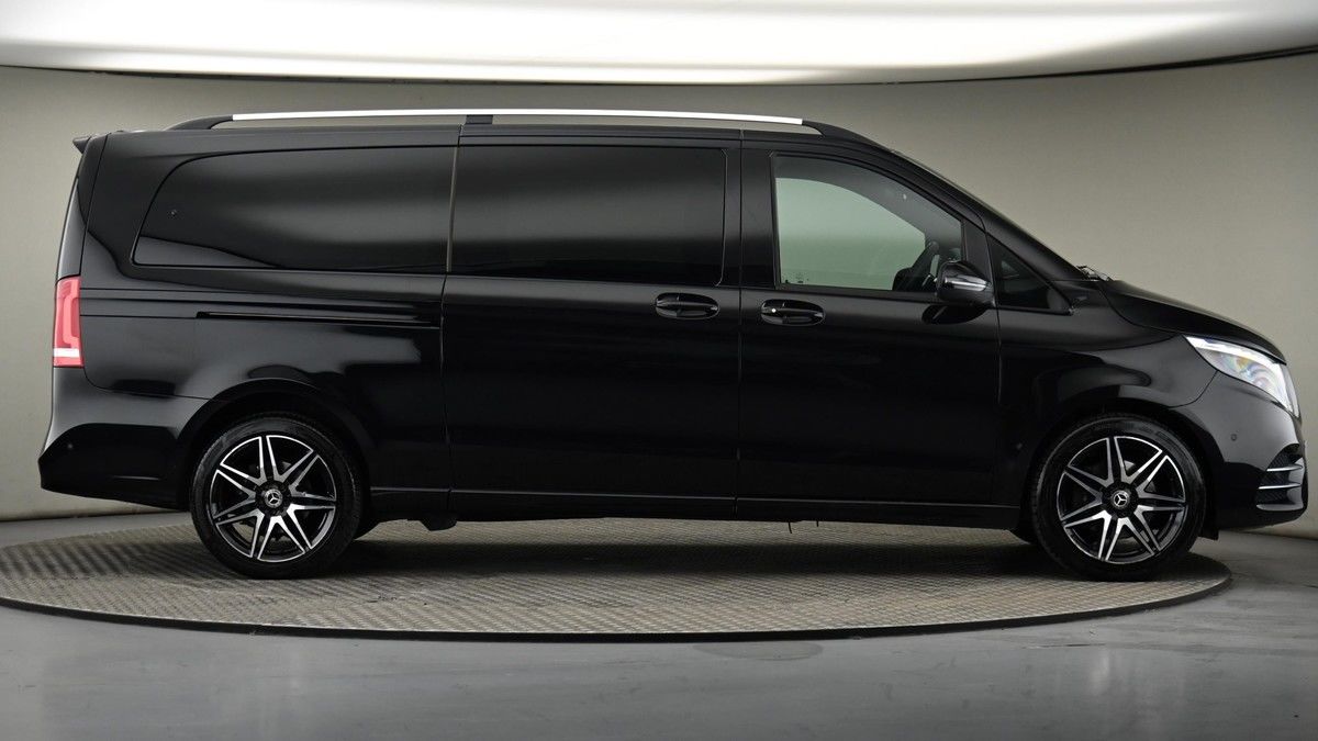 Mercedes-Benz V Class Image 27