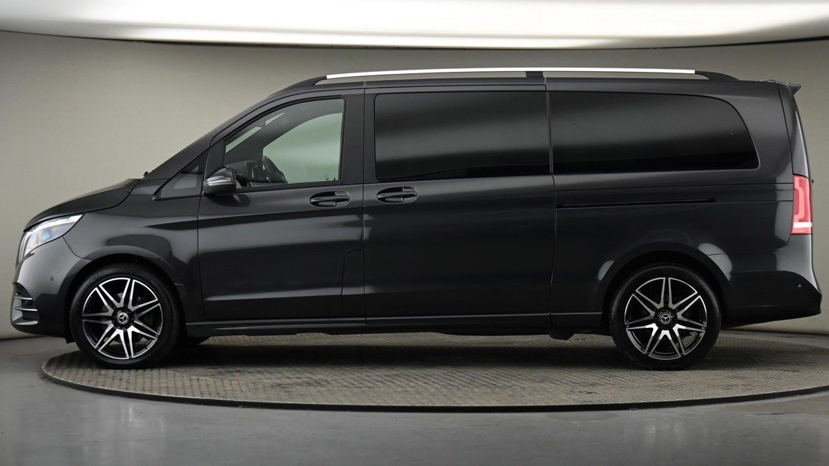 Mercedes-Benz V Class Image 23