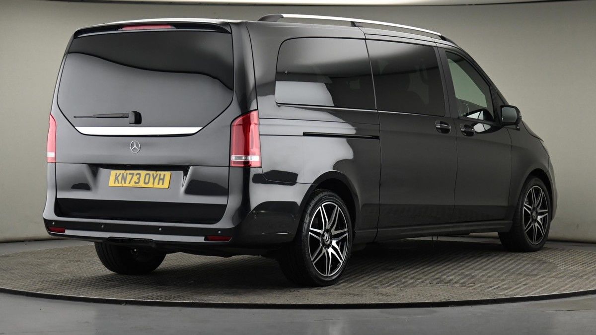 Mercedes-Benz V Class Image 26