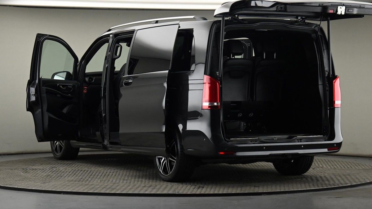 Mercedes-Benz V Class Image 29