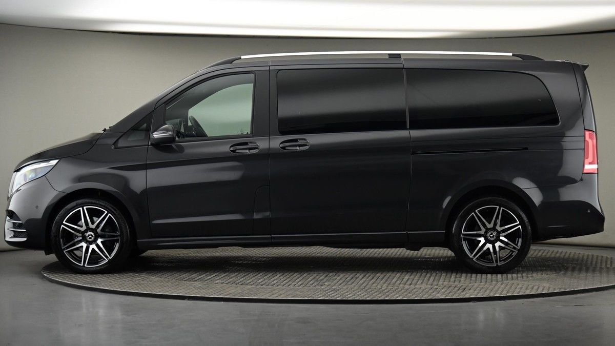 Mercedes-Benz V Class Image 23