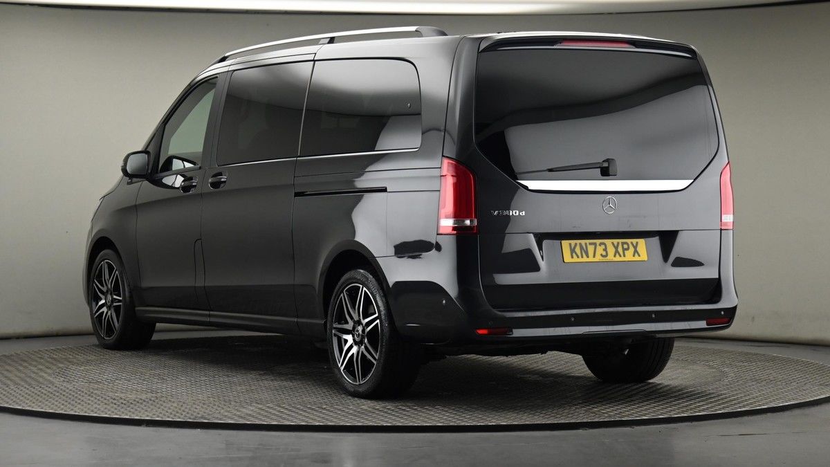 Mercedes-Benz V Class Image 24