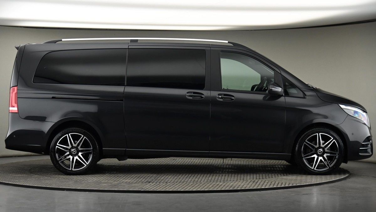 Mercedes-Benz V Class Image 27