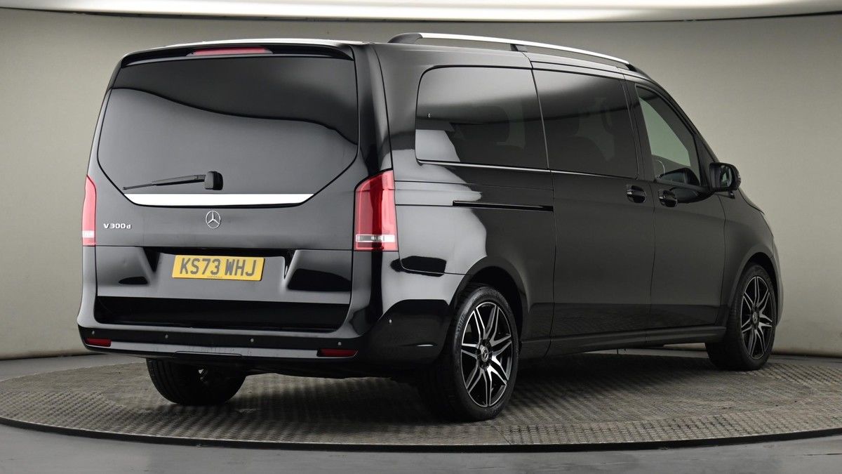 Mercedes-Benz V Class Image 26