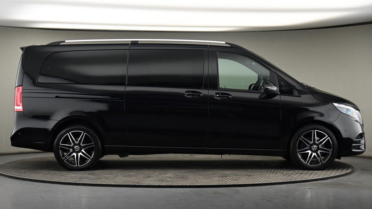 Mercedes-Benz V Class Image 27