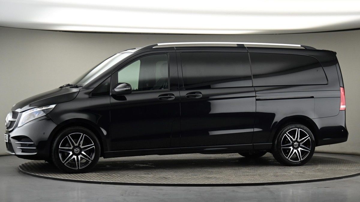 Mercedes-Benz V Class Image 23