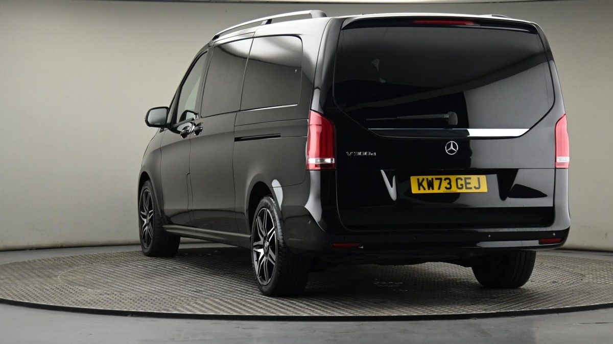 Mercedes-Benz V Class Image 25