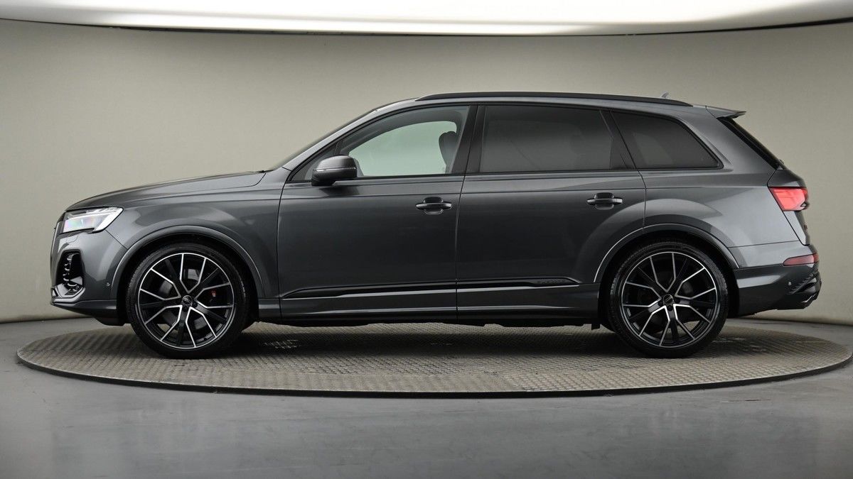 Audi SQ7 Image 22